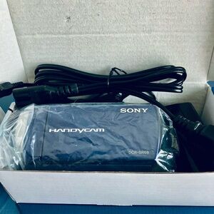 Excellent Condition Physically & Functionally SONY Blue Sony DCR-SR68 Handycam +